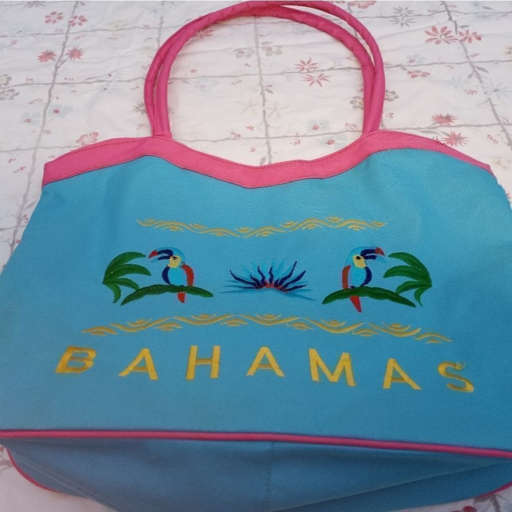 Bahamas Blue Sealife Birds Women's Multicolored Sh